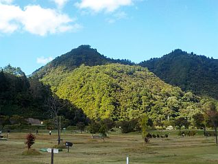 平成29年10月5日 白川ダム湖岸公園周辺の山々