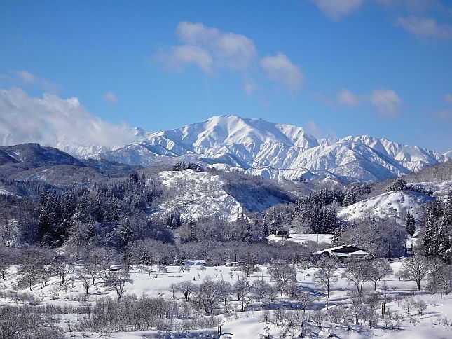 白銀の飯豊の山々（平成30年1月12日撮影）