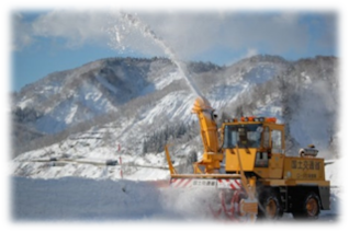 ＊＊＊除雪中の天端＊＊＊