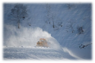 ＊＊＊除雪中の天端＊＊＊