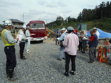 担当の監督官から復興道路「三陸沿岸道路」についての説明を聞きました。