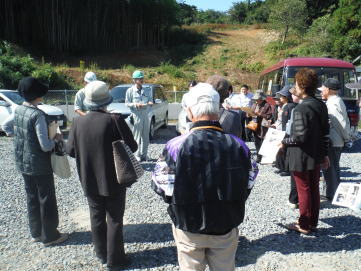 担当の監督官から復興道路「三陸沿岸道路」の事業について説明を受けました。