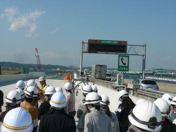 仙塩道路４車線化事業　橋梁上部工を見学