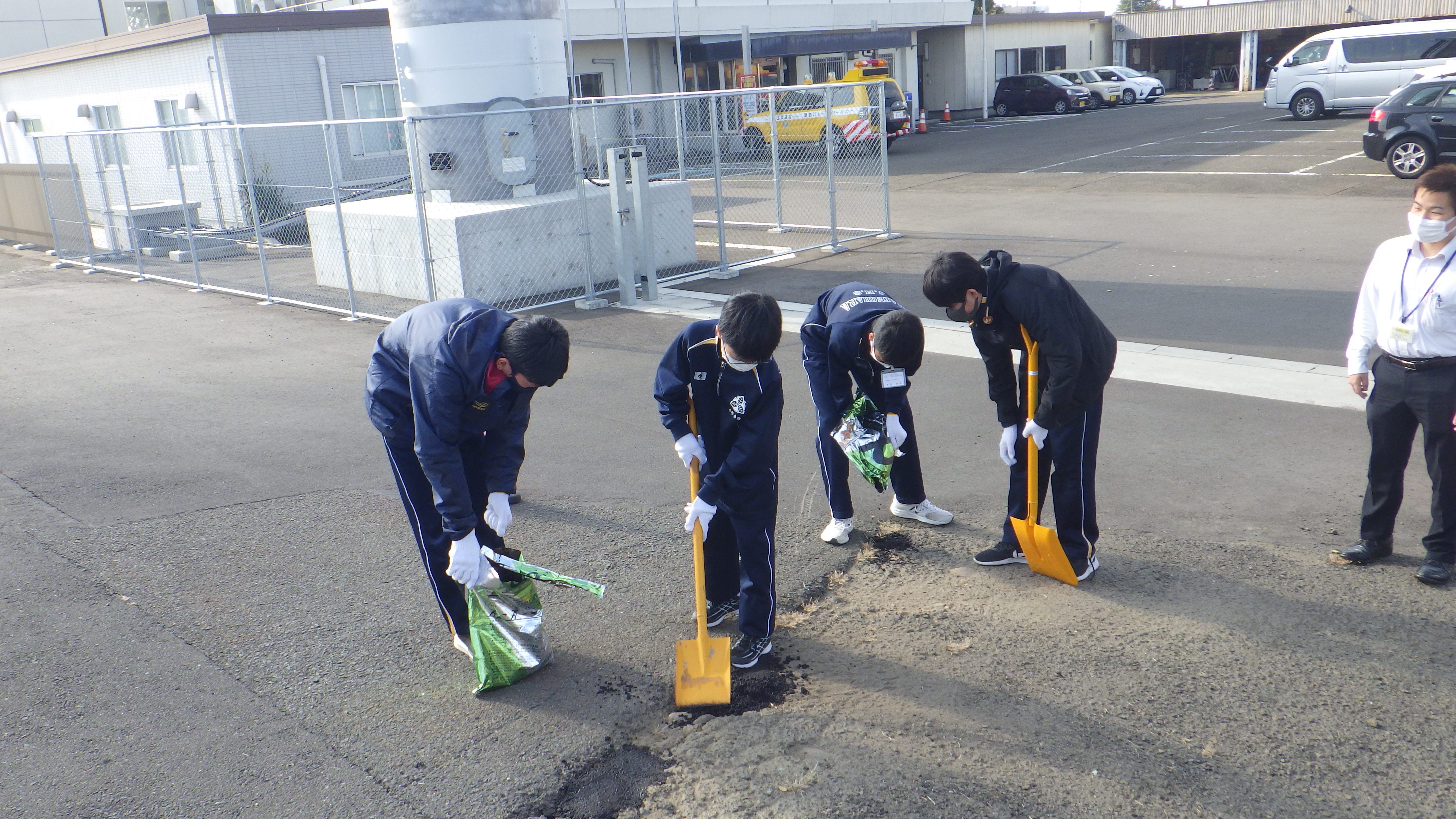 路面補修作業を体験