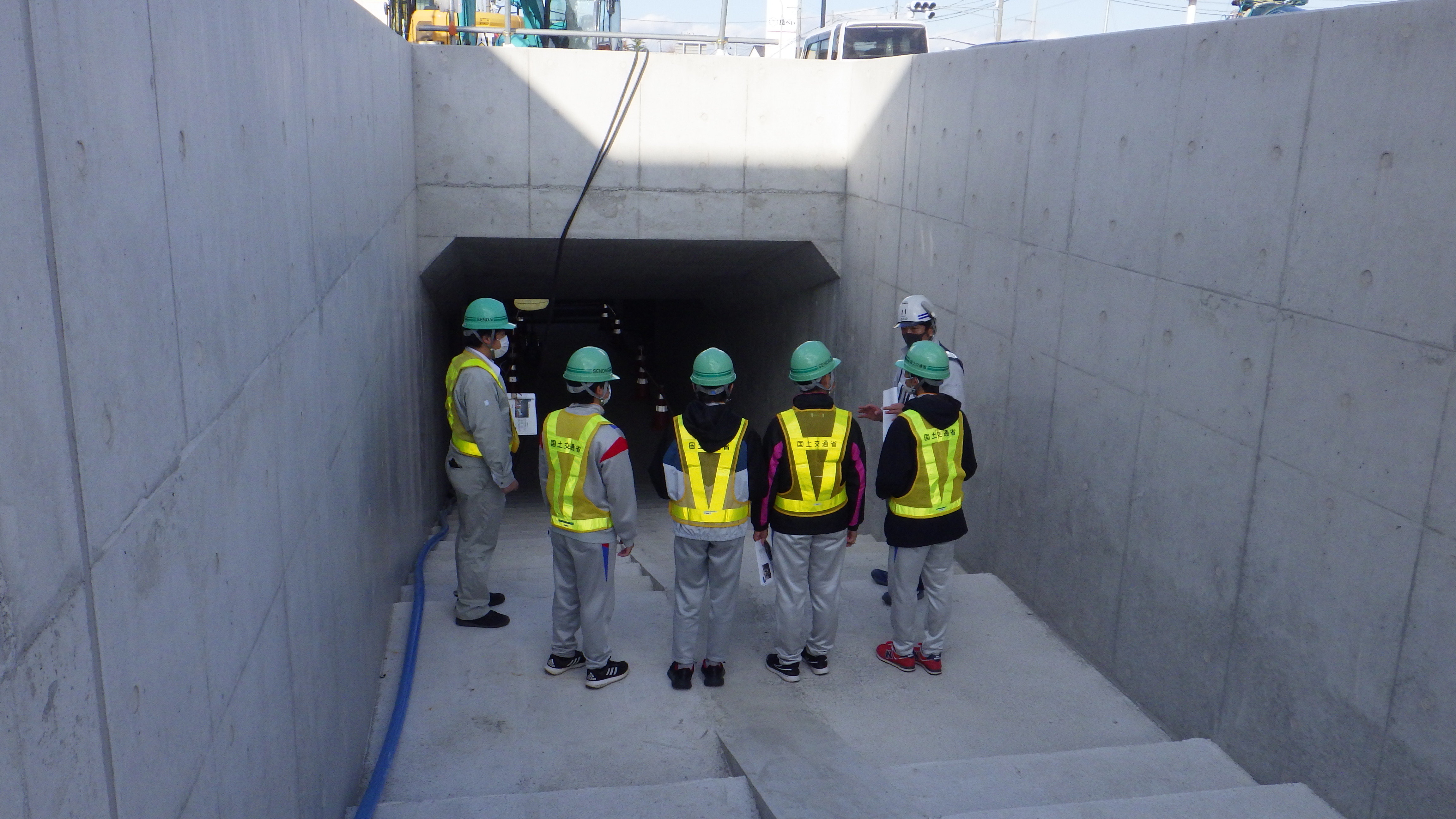 国道４号増田地区横断歩道工事を見学