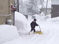 写真＜除雪作業＞