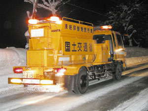 凍結抑制剤散布車